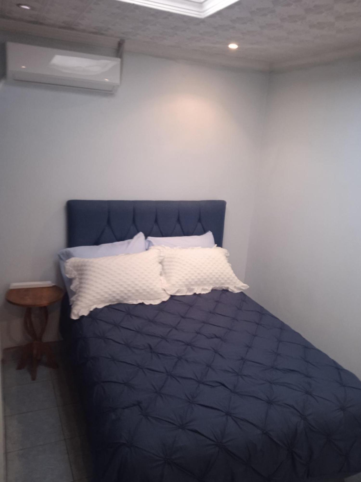 Alexander B&B 알라후엘라 외부 사진